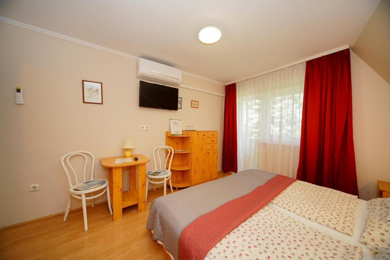 Siesta Vendeghaz Villa Егер Екстериор снимка