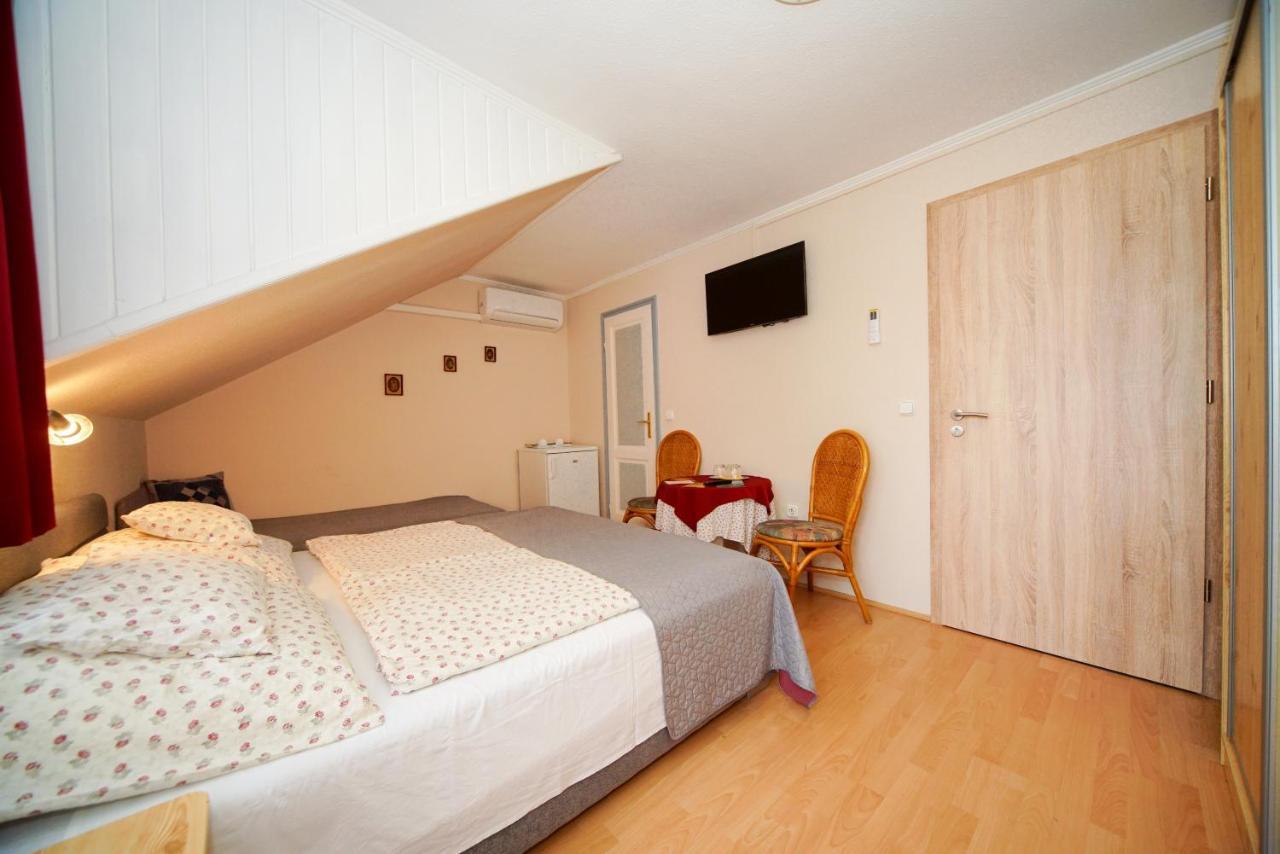Siesta Vendeghaz Villa Егер Екстериор снимка
