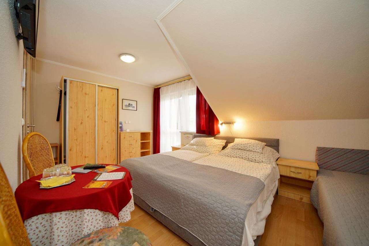 Siesta Vendeghaz Villa Егер Екстериор снимка