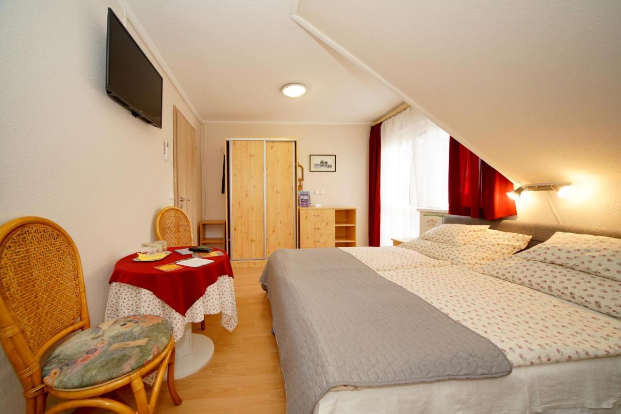 Siesta Vendeghaz Villa Егер Екстериор снимка