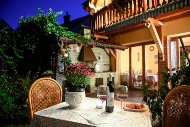 Siesta Vendeghaz Villa Егер Екстериор снимка