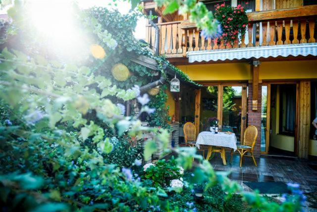 Siesta Vendeghaz Villa Егер Екстериор снимка