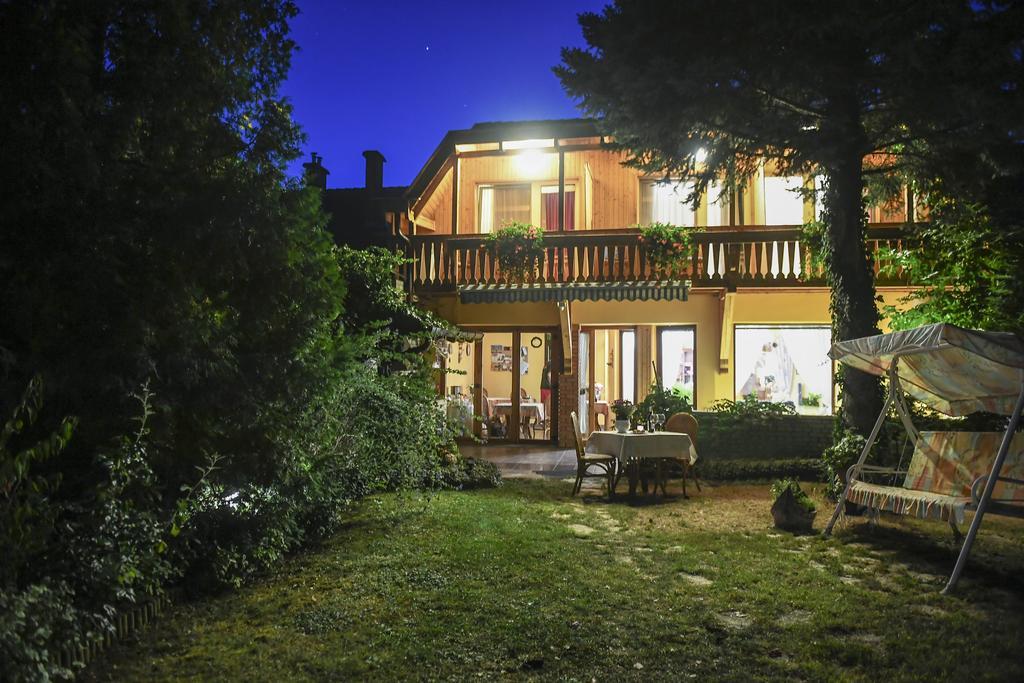 Siesta Vendeghaz Villa Егер Екстериор снимка